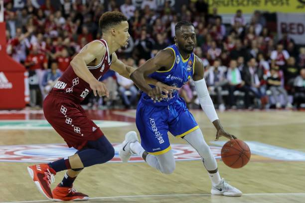 估尼克斯的 估尼克斯的